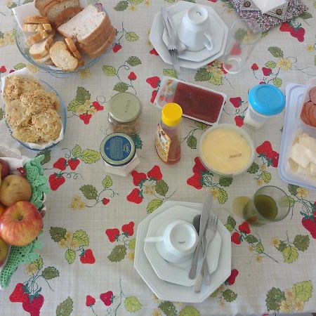 Um Quarto Em Casa Agradavel 페레케 외부 사진