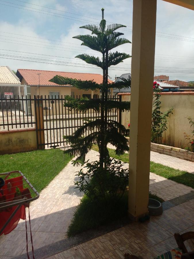 Um Quarto Em Casa Agradavel 페레케 외부 사진
