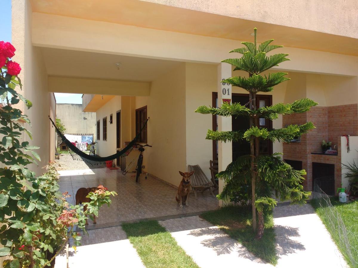 Um Quarto Em Casa Agradavel 페레케 외부 사진